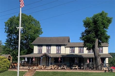 Gamble farm inn - Whether you're coming home from a hard day's work. Or on your next adventure. Or just visiting for the Little League World Series. The Gamble Farm Inn & Suit...